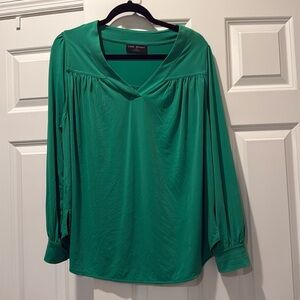 Long sleeved V-neck top